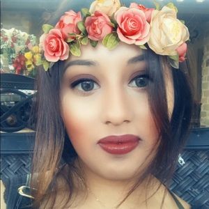 Meet your Posher, Dalia